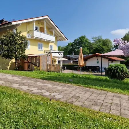 Hofer Am Zeitberg Ferienwohnung Schoenau Appartamento *